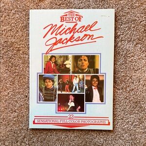 The Best of Michael Jackson - Collectible Photo Book (White/Red)